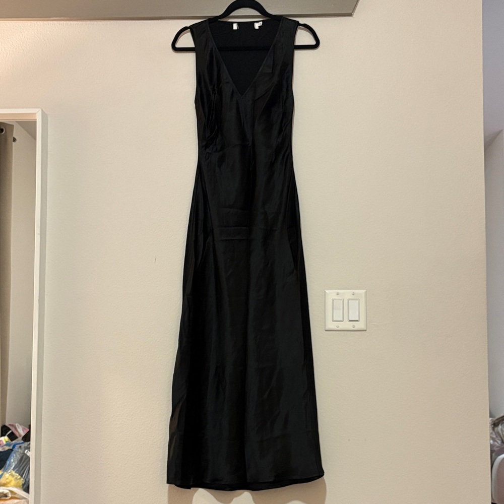 ASTR The Label Ellora Satin Midi Dress in Black SZ S NWOT - Picture 4 of 7